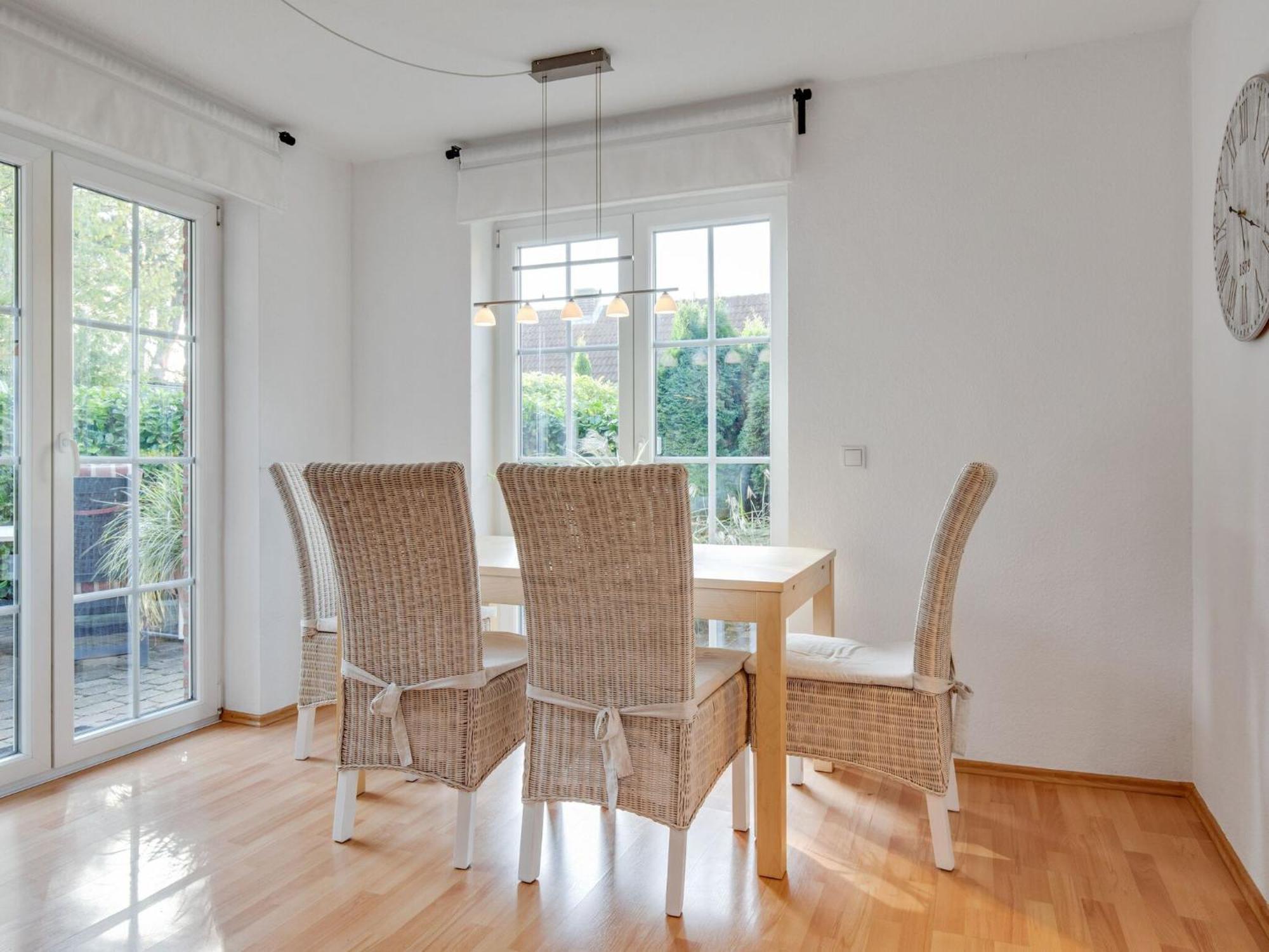 Enticing Holiday Home In Oldenburg With Garden Near Sea Dannau Bagian luar foto