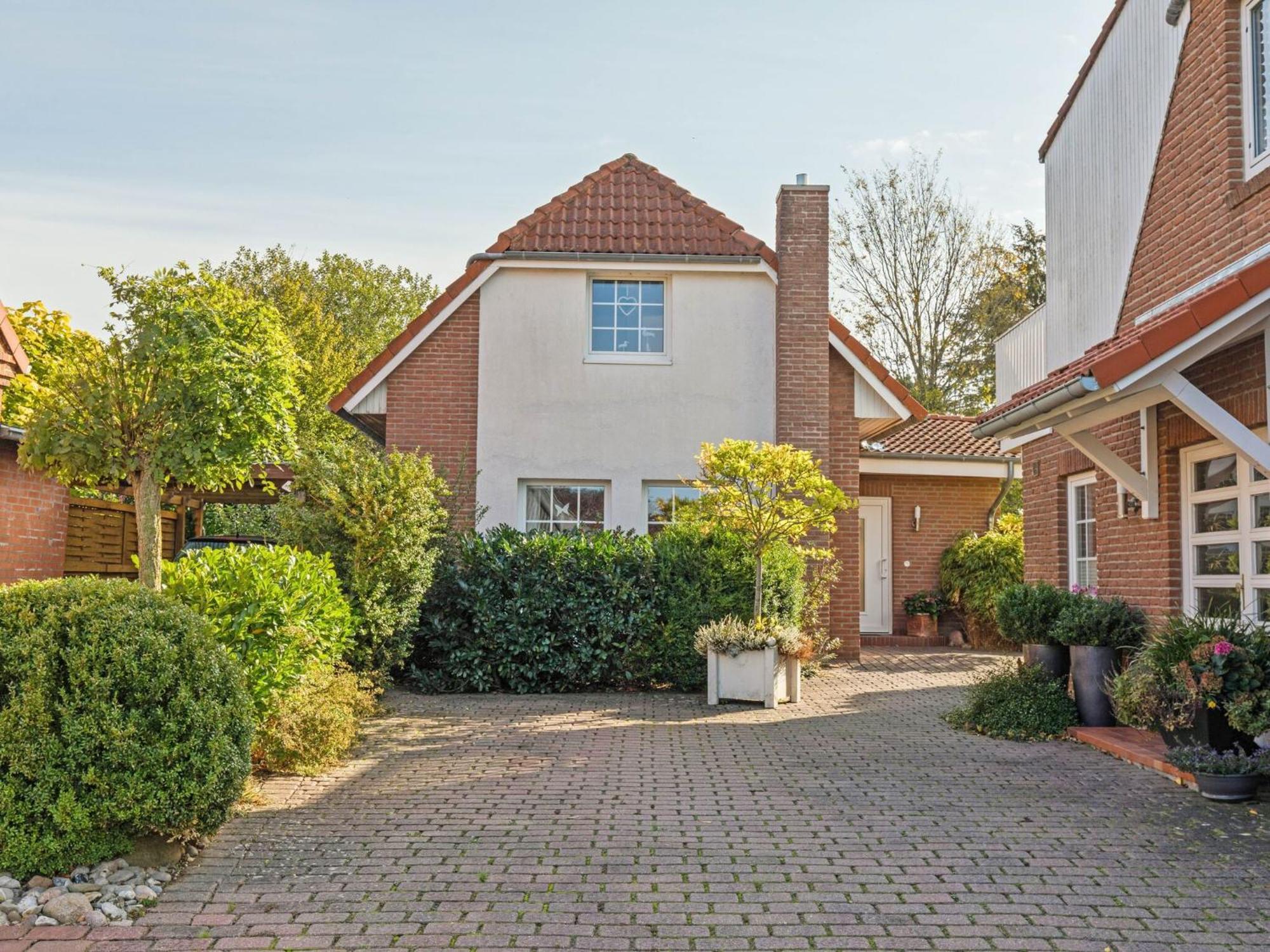 Enticing Holiday Home In Oldenburg With Garden Near Sea Dannau Bagian luar foto