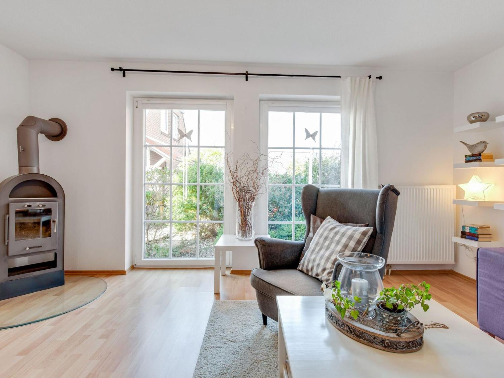 Enticing Holiday Home In Oldenburg With Garden Near Sea Dannau Bagian luar foto