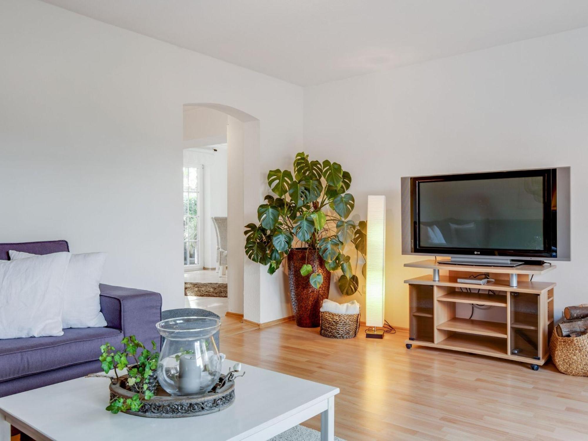 Enticing Holiday Home In Oldenburg With Garden Near Sea Dannau Bagian luar foto