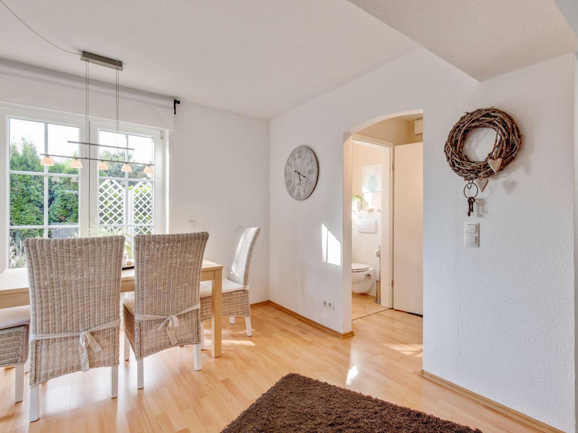 Enticing Holiday Home In Oldenburg With Garden Near Sea Dannau Bagian luar foto