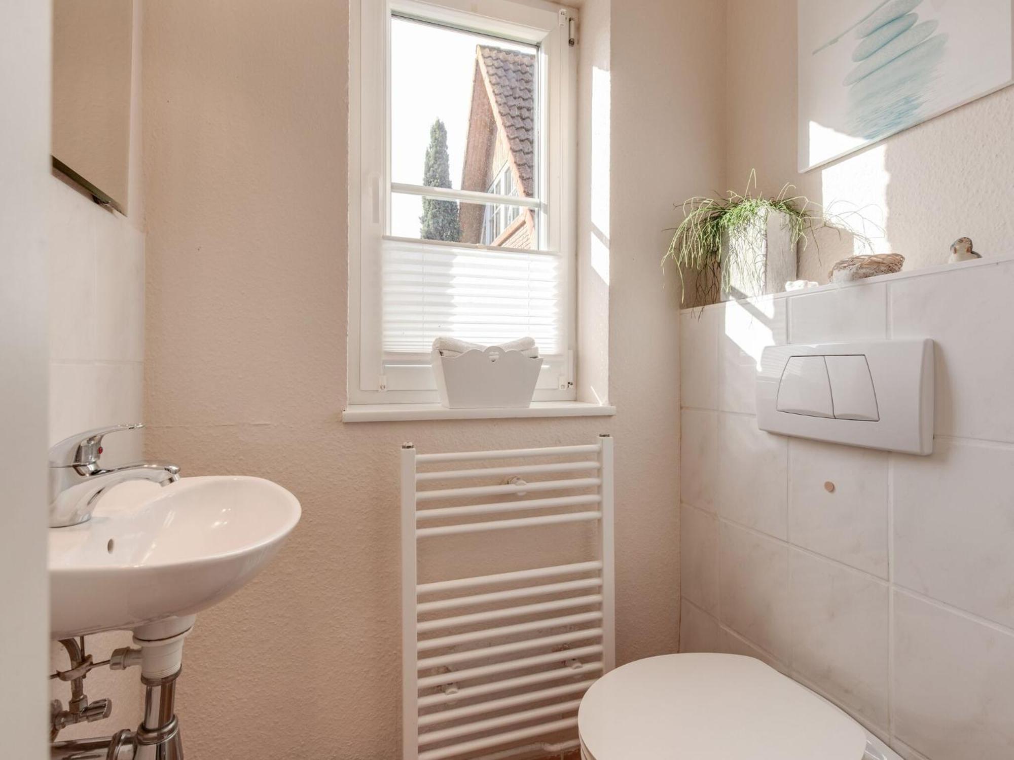 Enticing Holiday Home In Oldenburg With Garden Near Sea Dannau Bagian luar foto