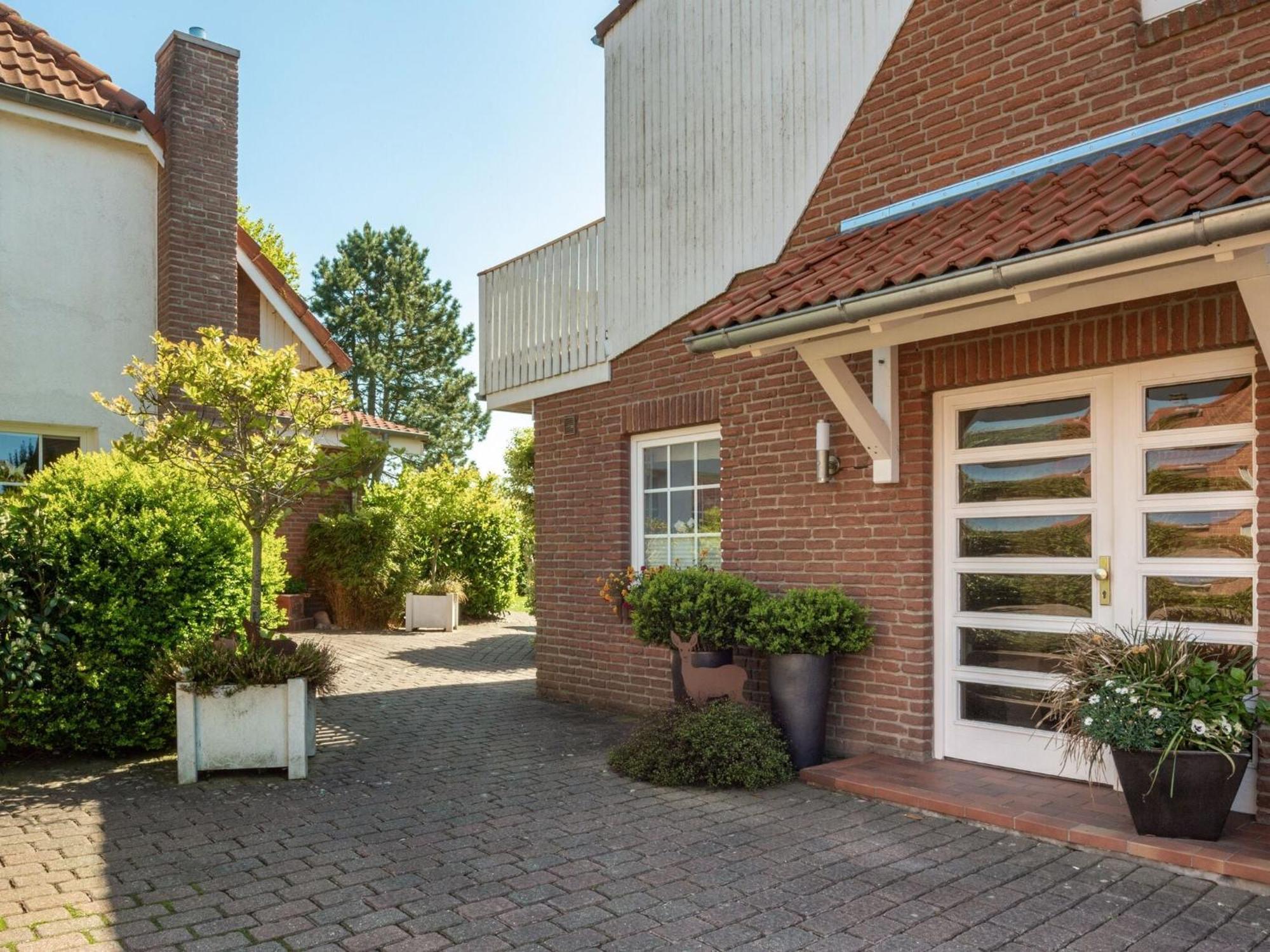 Enticing Holiday Home In Oldenburg With Garden Near Sea Dannau Bagian luar foto