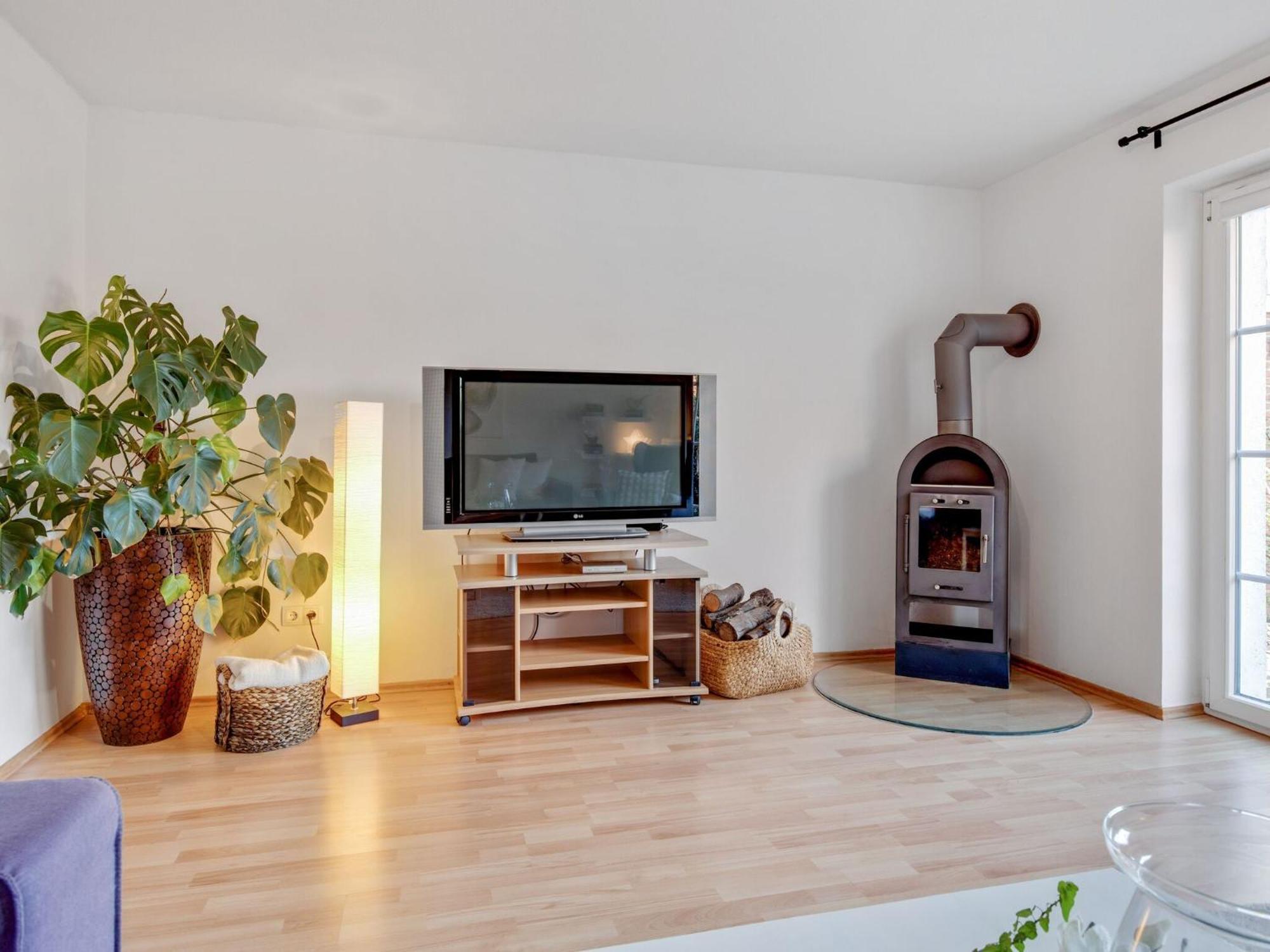 Enticing Holiday Home In Oldenburg With Garden Near Sea Dannau Bagian luar foto