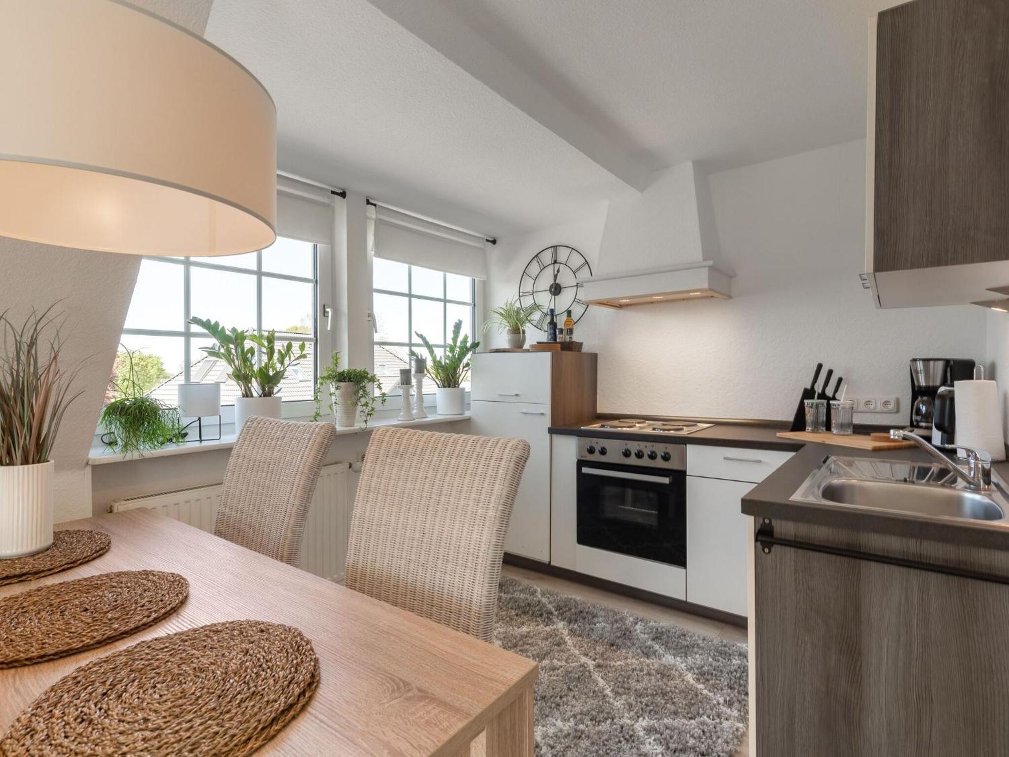 Enticing Holiday Home In Oldenburg With Garden Near Sea Dannau Bagian luar foto