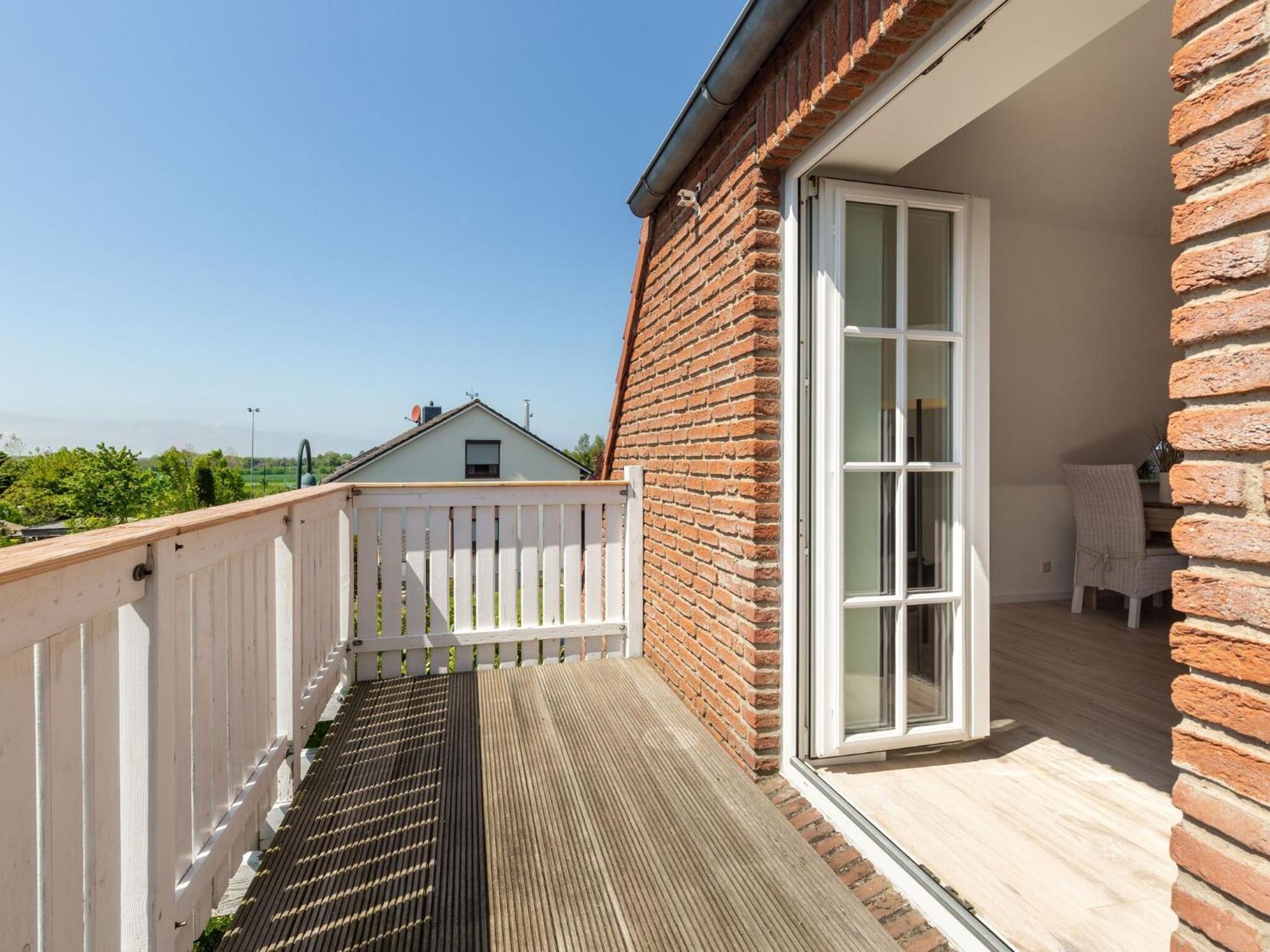 Enticing Holiday Home In Oldenburg With Garden Near Sea Dannau Bagian luar foto